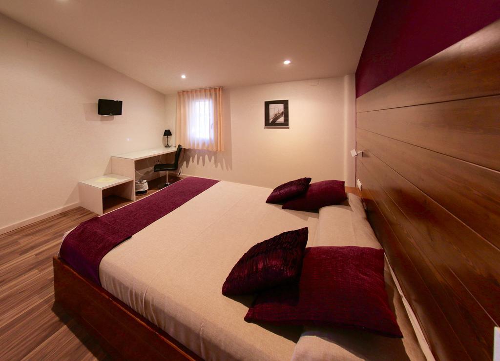 Hotel Mas Prades Deltebre Room photo